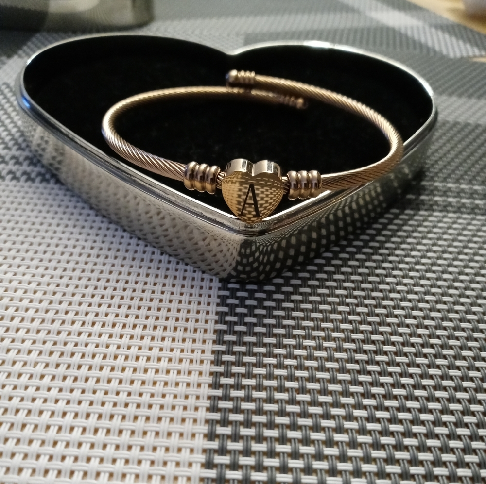 Gorvoski cuff bracelet